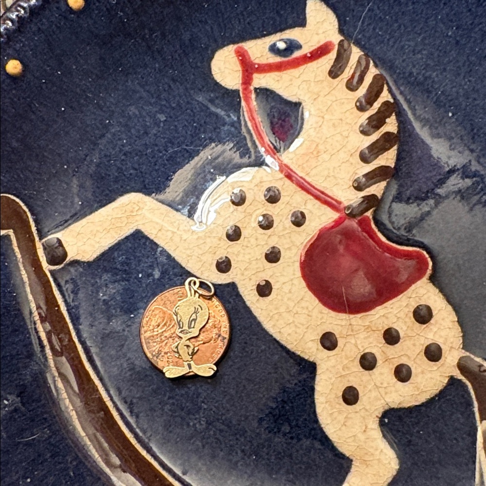 14k gold Tweety Pie Pendant - Picture 5 of 5